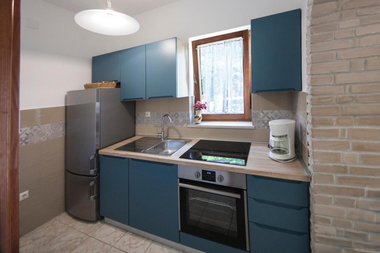 Apartments Kosovka 1398 Pjescana Uvala Ngoại thất bức ảnh