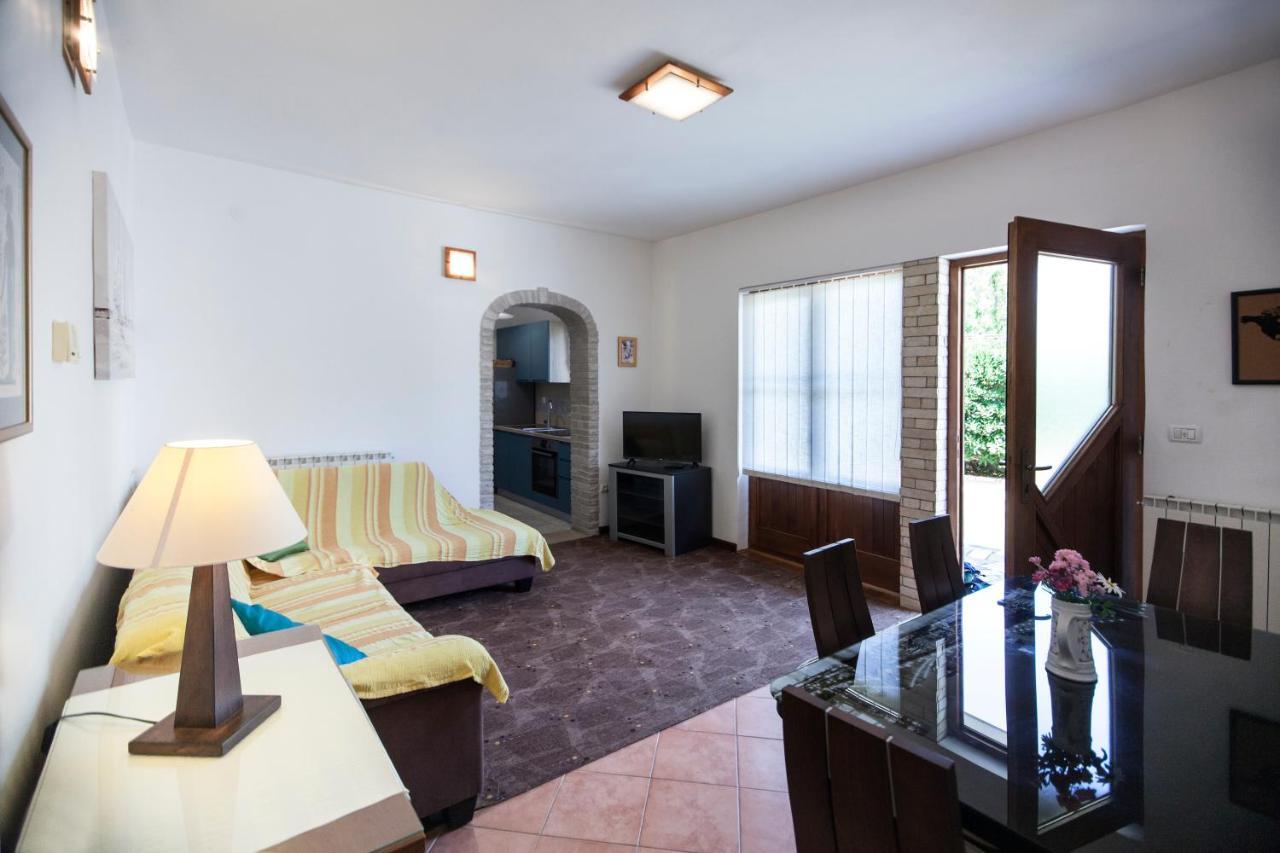 Apartments Kosovka 1398 Pjescana Uvala Ngoại thất bức ảnh